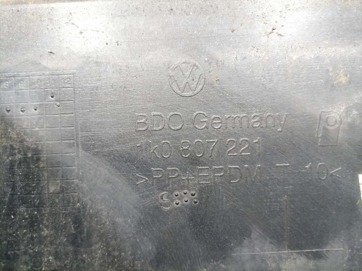 VW Golf V original Stoßstange Stoßfänger vorn LC5G Costa Blue Pearl Fließheck BJ03 VW Golf V original Stoßstange Stoßfänger vorn LC5G Costa Blue Pearl Fließheck BJ03